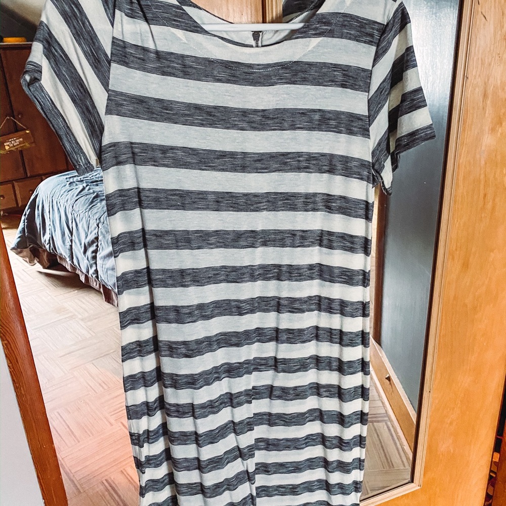 Short sleeve target dress